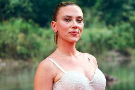 Scarlett-Johansson-Becomes-Highest-Grossing-Actress-001-Mainstyle.jpg