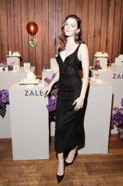 594178329ella-1.jpg.c16b4dd2b4dd010380ce6e3ab0ec272d.jpg