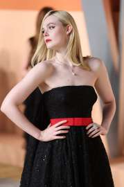 elle-35.jpg.97c384b91e1642585572d7ff8d073bdd.jpg