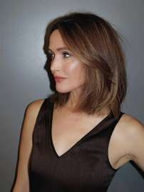 rose-byrne-platonic-s2-promo-shoot-v0-3z6r5a8fsohf1.jpg