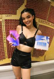 rachel-zegler-claims-surprise-london-number-1-award-1.jpg
