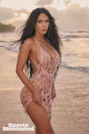 megan-fox-sports-i(1)-gthumb-gwdata1600-gfitdatamax.jpg