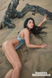 megan-fox-sports-i(23)-gthumb-gwdata1600-gfitdatamax.jpg