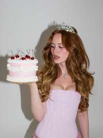 madelaine-3.jpg.5f6a25c3b4b42f44764d9409381a6750.jpg