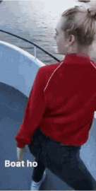 elle-fanning-shake-ass.gif