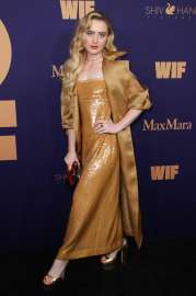 Kathryn-Newton-02.jpg