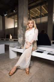 Kathryn-Newton-04.jpg