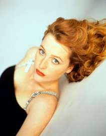gillian-anderson-for-tv-guide-1996-0.jpg