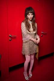 Sophie-Thatcher-01.jpg