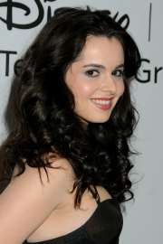 VanessaMarano12012.jpg
