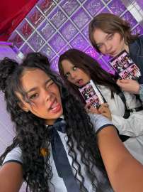 jenna-emma-jenny-park-having-fun-in-south-korea-v0-kp541jk8d7kf1.jpg