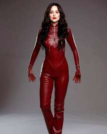 635499066all-in-red-previously-unseen-promo-images-of-dakota-johnson-s-madame-web-m.jpg.39d5ad8cb531daff03f61864f28235e7.jpg