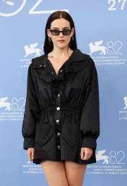 riley-keough-at-jay-kelly-photocall-at-82nd-venice-international-film-festival-08-28-2025-7.jpg