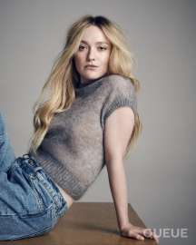 dakota-fanning-netflix-queue-april-2024-7.jpg