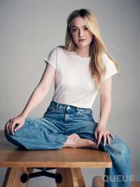 dakota-fanning-netflix-queue-april-2024-6.jpg
