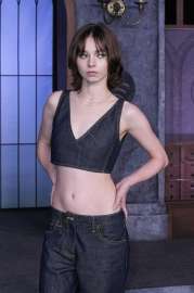 emma2-5.jpg.0d0767298adfe7ae9df810a5e0e37d7c.jpg