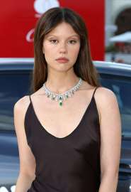 mia-goth-at-frankenstein-premiere-at-82nd-venice-international-film-festival-08-30-2025-2.jpg