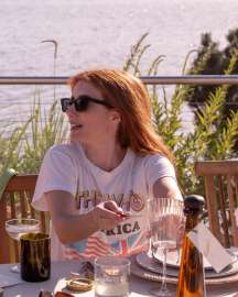 emma-roberts-montauk-s-casual-summer-closeout-2.jpg