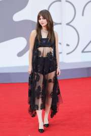emilia-jones-at-frankenstein-premiere-at-82nd-venice-international-film-festival-08-30-2025-4.jpg