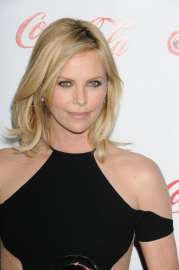 CharlizeTheron476.jpg