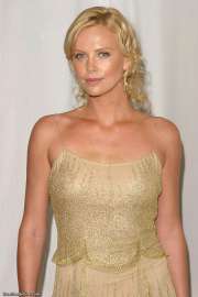 CharlizeTheron008.jpg