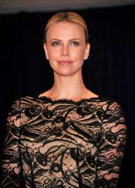 CharlizeTheron468.jpg