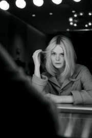 elle-fanning-hollywood-reporter-portrait-studio-at-toronto-international-film-festival-09-05-2025-1.jpg