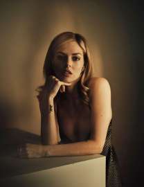 samara-weaving-at-a-portraits-studio-at-2025-tiff-in-toronto-september-2025-12.jpg