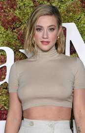 lili-reinhart-v0-echskwlu2r6b1.jpg