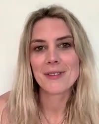Ellie Rowsell from Wolf Alice on Instagram.mp4