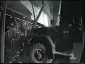 Расстрел безоружной толпы у белого дома(октябрь 1993).flv.mp4