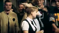 МС Анюта рвет биты на баттле.mp4