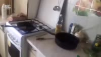 Что+будет,+если+в+кипящее+масло+добавить+воды.mp4