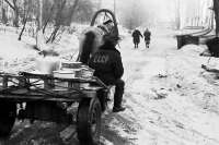 u-gorbolnitsy-2-novokuznetsk-1986-fotograf-aleksandr-bobkinlarge.jpg