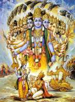 krishna-pokazyvaet-vselenskuu-formu.jpg