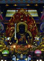 NaritaShinsho-jiGroßeFriedenspagodeInnenAltar3.jpg