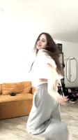 7532818123028794632 av1.mp4