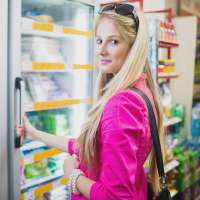 depositphotos20390085-stock-photo-beautiful-young-woman-shopping-in.webp
