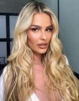 yasmin-brunet-23012025-195042.jpg