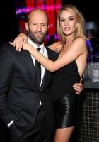 rosie-huntington-whiteley-jason-statham-11-54e473aa385b4753b9f403405052032c.jpg
