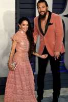 jason-momoa-and-lisa-bonet-attend-2019-vanity-fair-oscar-ne[...].jpg