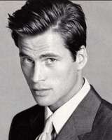 famous-dutch-model-mark-vanderloo--1553482536.gif