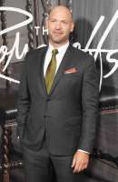 corey-stoll-premiere-the-romanoffs-02.jpg