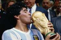 maradona-kubok-mira-futbol.jpg