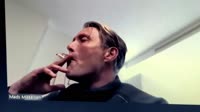 Mads Mikkelsen Smoking - After Dark (4K).mp4