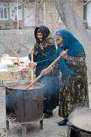 500px-LapréparationduSumalakpourNavrouz(Ouzbékistan)(5614065867).jpg