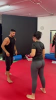 Affiniamo la tecnica di difesa dalla presa alle gambe(doubleleg-morotegari). #Ghigliottina #defence.mp4