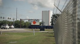 Blue Origin - Over the Moon about this special delivery to Rocket Park. Any guesses what it could be？ 🚚📦 [1938294118234398720].mp4
