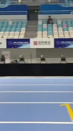 J6MnORzwP1nefqEN.mp4