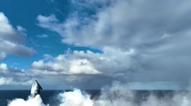 SpaceX - View of Starship landing burn and splashdown on Flight 10, made possi... #1 [1961160144303075328].mp4